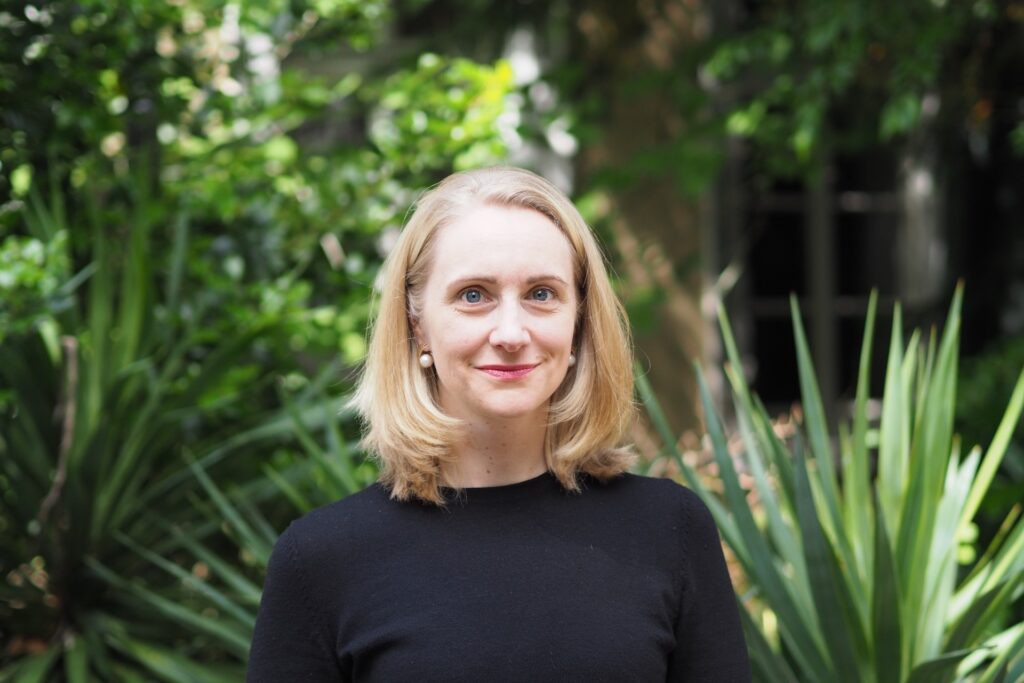 Porträt von Dr. Janine Luth
